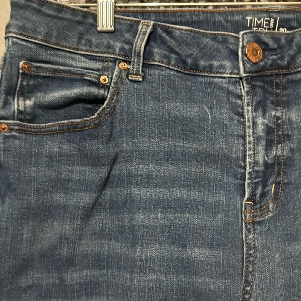 Time and Tru Straight Leg Jeans 20 Petite Women’s Plus Denim Cuffed Classic Fit - Picture 4 of 6